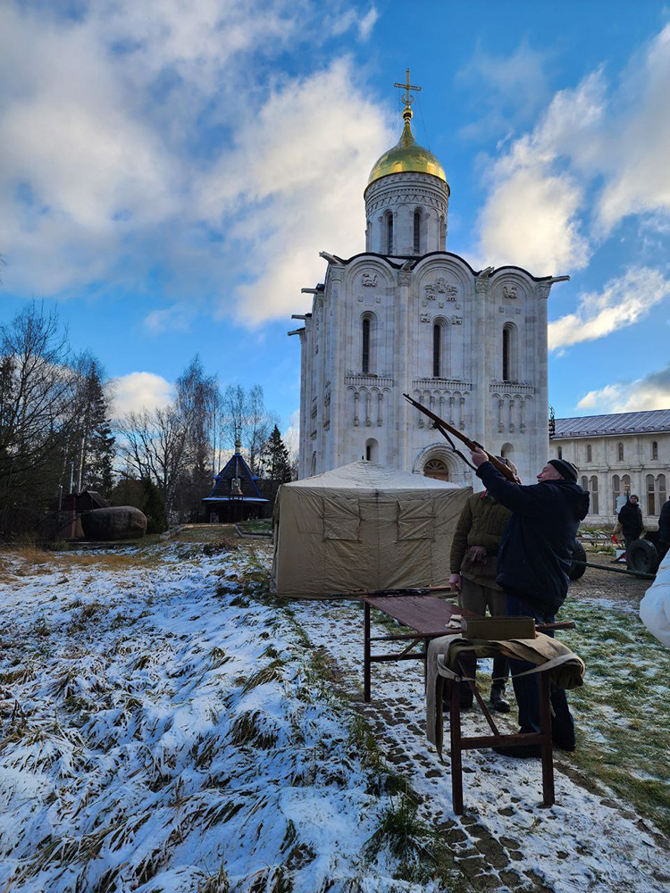 14 декабря в храме иконы Божией Матери &laquo;Живоносный Источник&raquo; в деревне Лызлово состоялся торжественный День памяти контрнаступления под Москвой в 1941 году, которое проходило в этих местах.