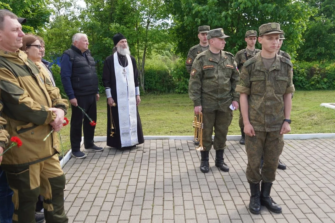 26 мая в поселке Колюбакино в рамках реализации программы &laquo;Вахта памяти&raquo; прошло захоронение останков четверых воинов, павших в битве под Москвой в 1941 год
