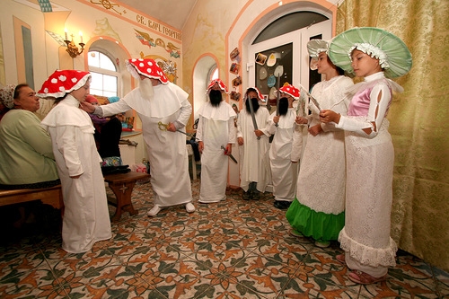 Детский спектакль в Поречье